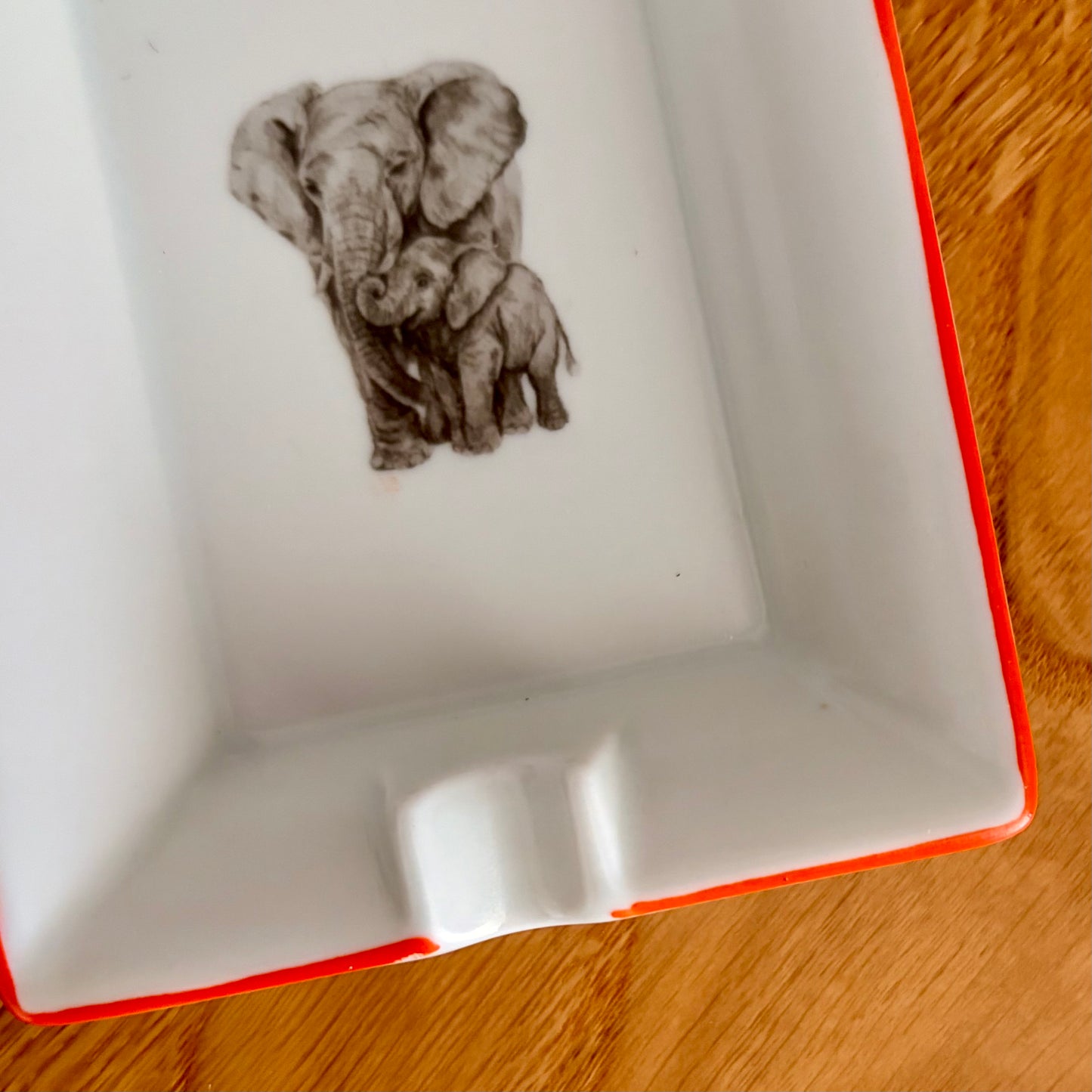 Kleiner Aschenbecher – Elefant